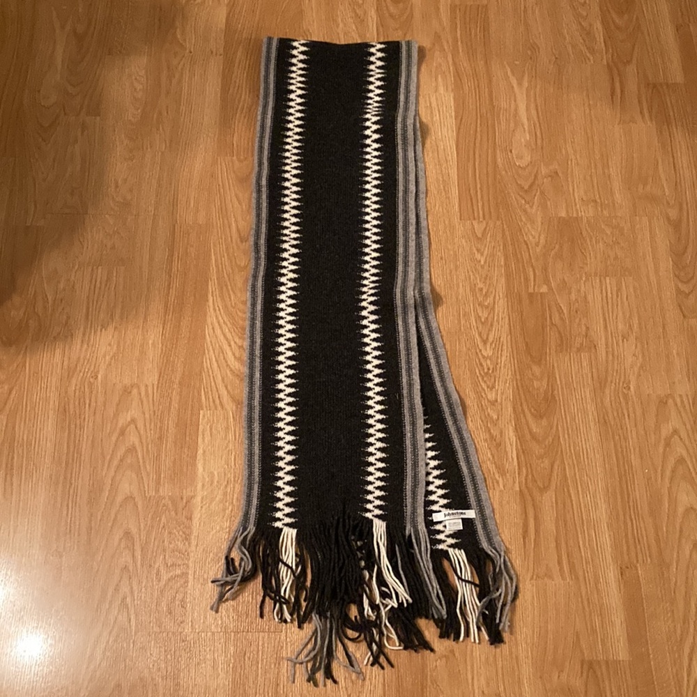 Johnstons 100% Lambswool Made in Scotland Black & Grey with White Zigzag Scarf